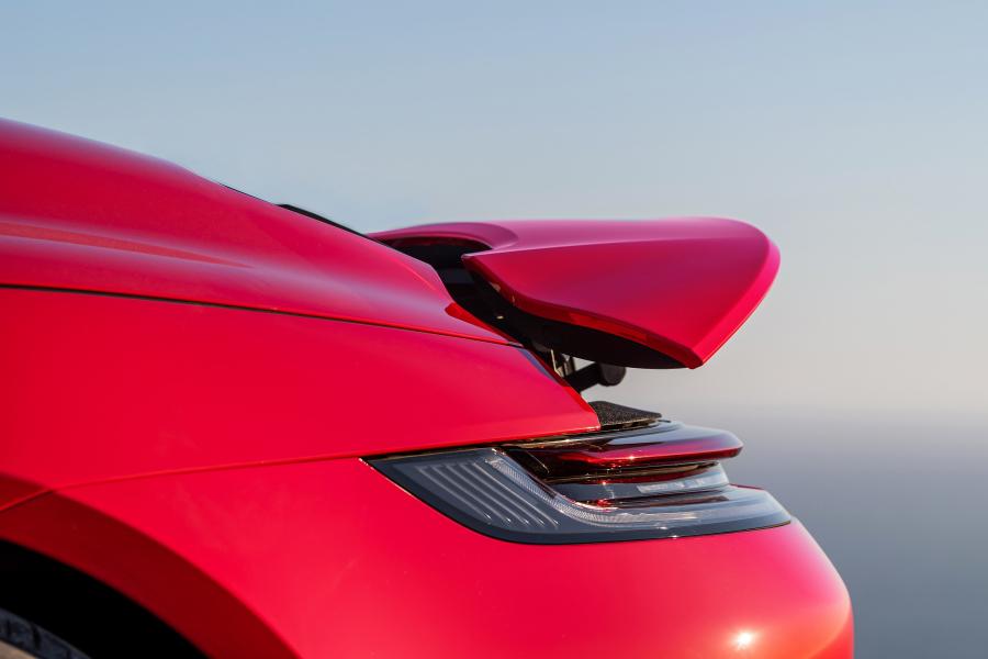Детали экстерьера Porsche 911 Carrera Cabriolet (992) 2019 года  (NA) (фото 31 из 40)